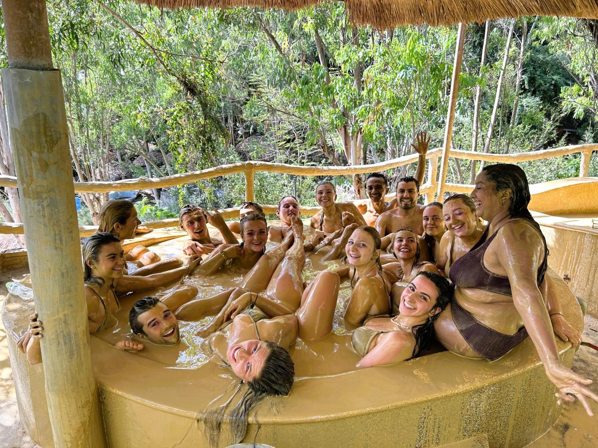 Bondi Backpackers Nhatrang Нячанг Экстерьер фото